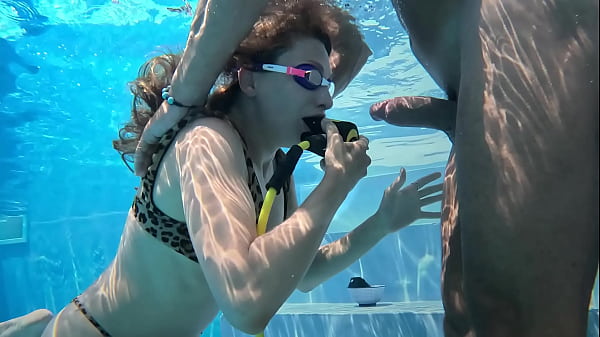 TaliaMint learning how to suck fuck Underwater