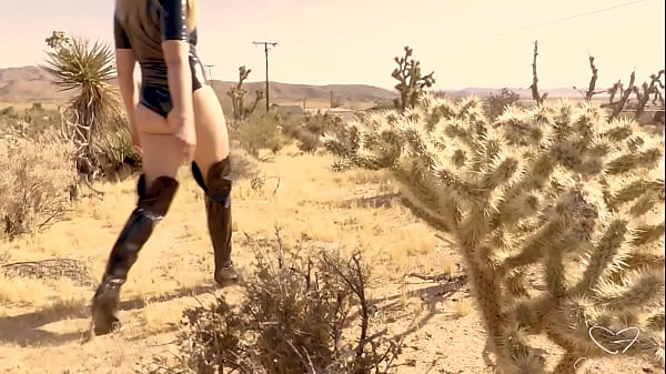 Ozzy Lusth & Charlie Forde Fuck During Hot Sunny Day At The Desert!